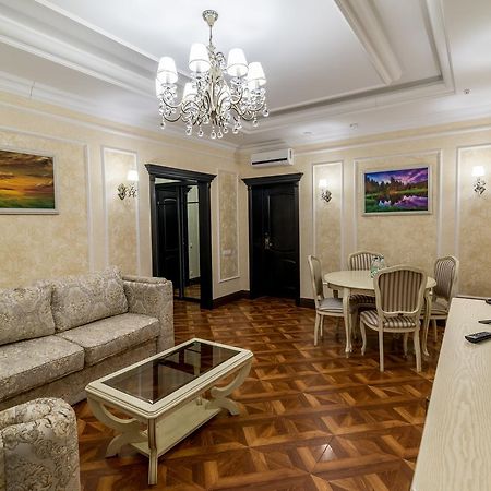 Krts Korona Hotel Sudilovichi Kültér fotó