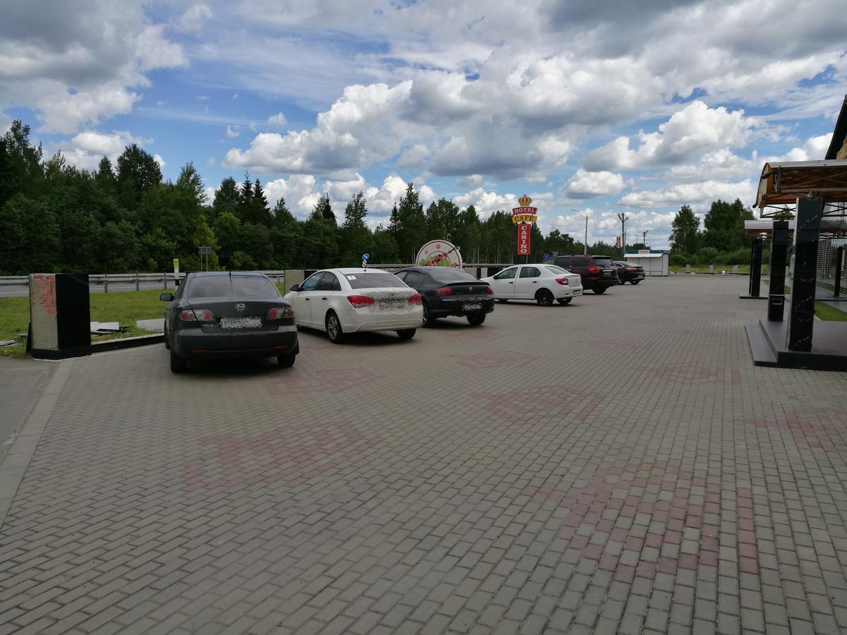 Krts Korona Hotel Sudilovichi Kültér fotó